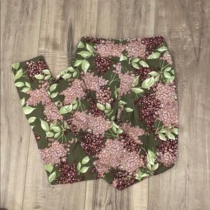 LuLaRoe Super Soft Leggings 
Size : TWEEN